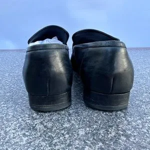 Gucci | Shoes | Vintage Gucci Black Leather G Logo Detail  display picture 2